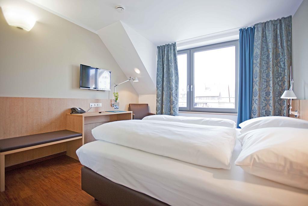 Sebcity Hotel Ellwangen Oda fotoğraf