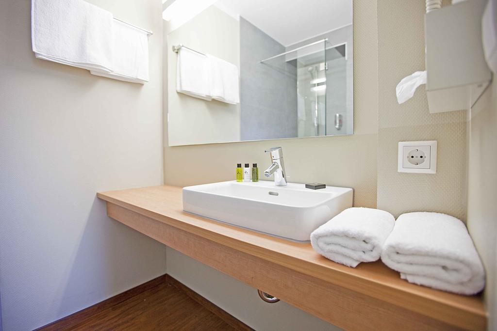 Sebcity Hotel Ellwangen Oda fotoğraf