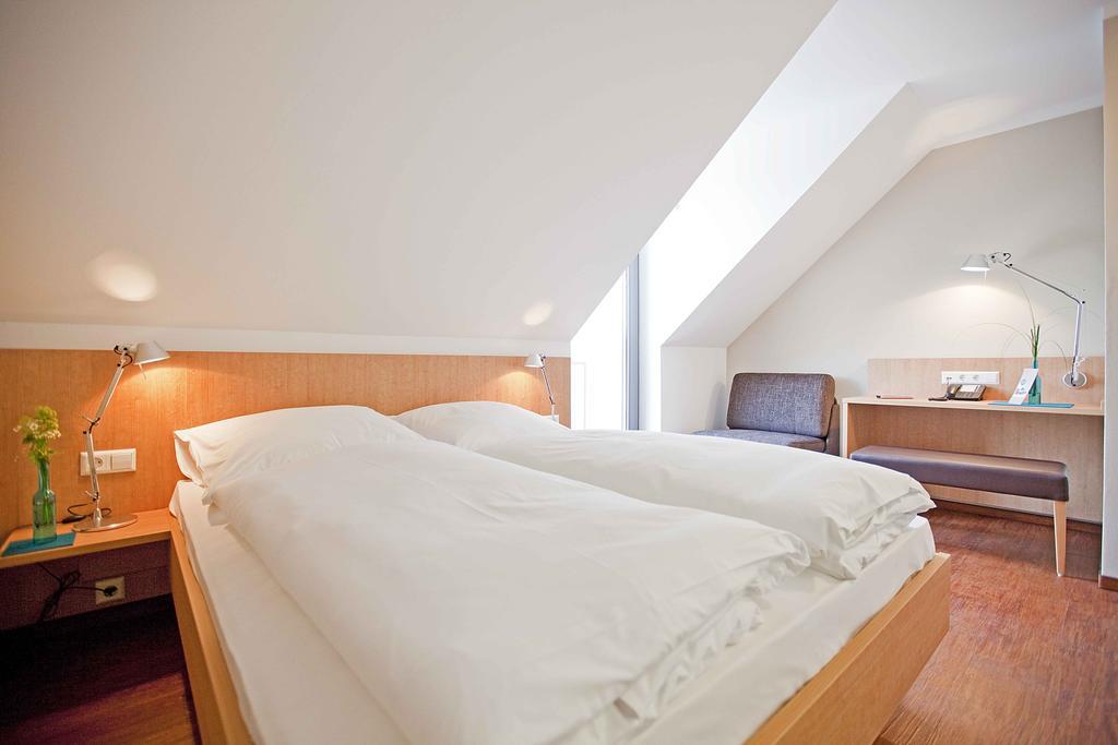 Sebcity Hotel Ellwangen Oda fotoğraf